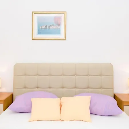 Dea Apartment *